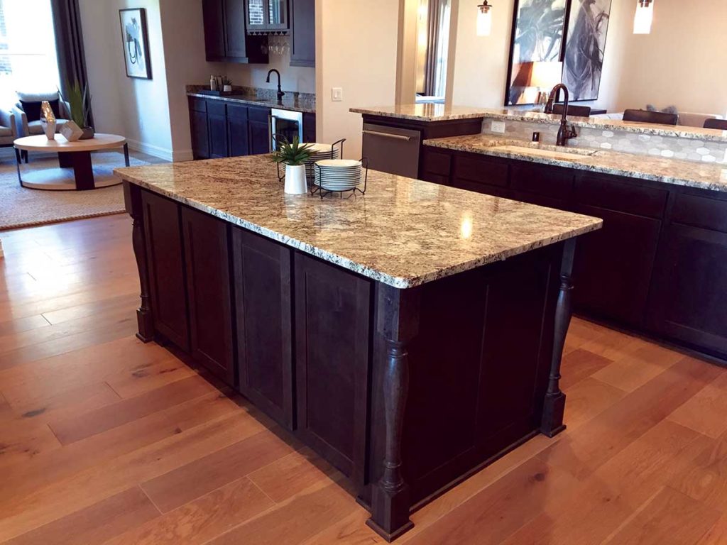 Photo 2. Rectangular kitchen island.